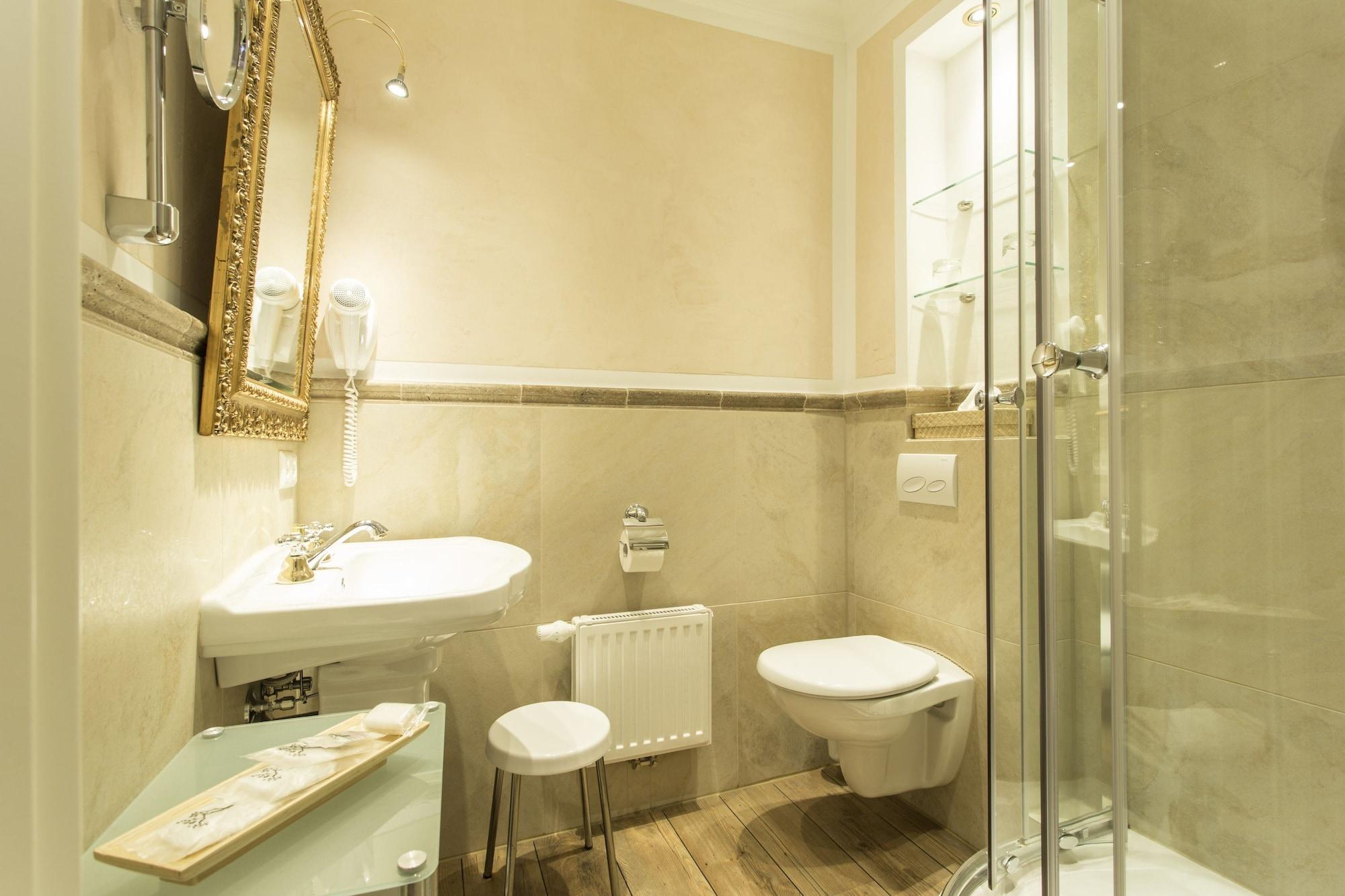 Meiser Altstadt Hotel ดิงเคลส์บืล ภายนอก รูปภาพ