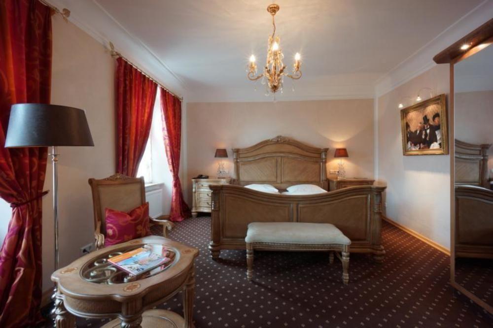 Meiser Altstadt Hotel ดิงเคลส์บืล ภายนอก รูปภาพ