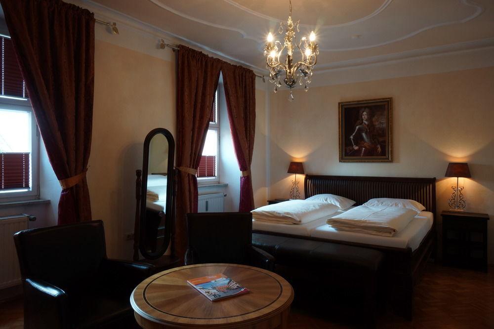 Meiser Altstadt Hotel ดิงเคลส์บืล ภายนอก รูปภาพ