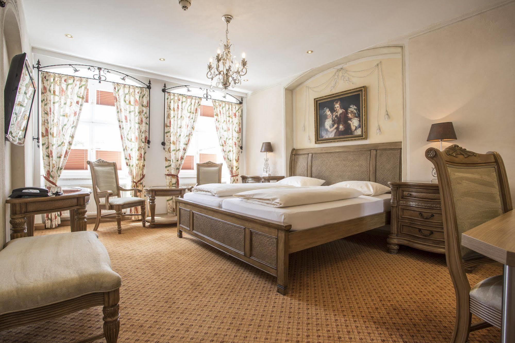 Meiser Altstadt Hotel ดิงเคลส์บืล ภายนอก รูปภาพ